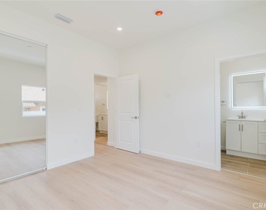 1167 Raymond Avenue - Photo Thumbnail 15
