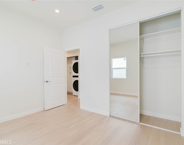 1167 Raymond Avenue - Photo Thumbnail 12