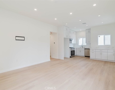 1167 Raymond Avenue - Photo Thumbnail 3