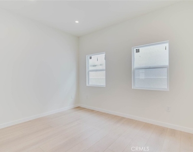 1167 Raymond Avenue - Photo Thumbnail 13