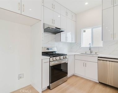1167 Raymond Avenue - Photo Thumbnail 8