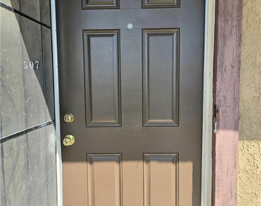 507 Montecito Avenue - Photo Thumbnail 13