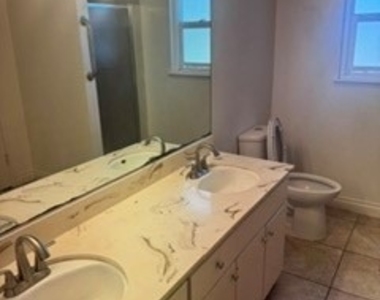 3205 Celeste - Photo Thumbnail 5