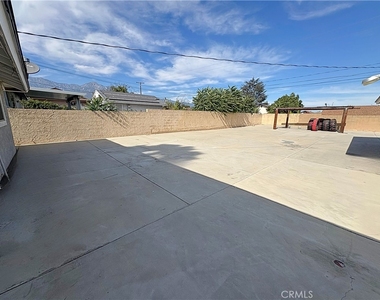 8469 Edwin - Photo Thumbnail 15