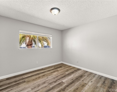 8469 Edwin - Photo Thumbnail 10