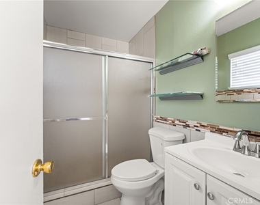 8469 Edwin - Photo Thumbnail 13