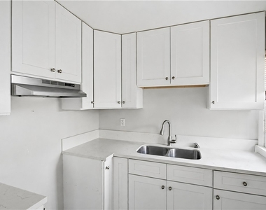 1042 W 57th Street - Photo Thumbnail 7