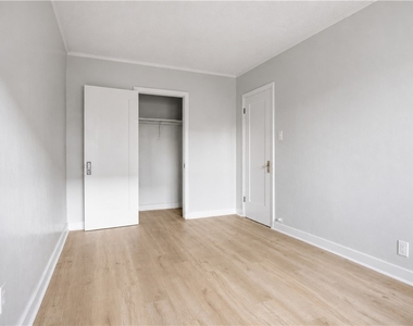 1042 W 57th Street - Photo Thumbnail 11