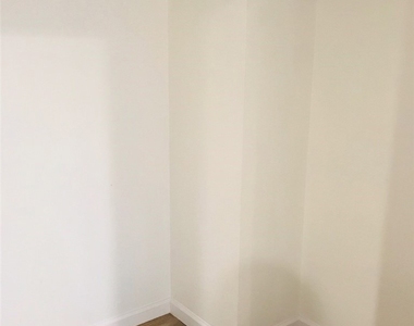 14253 Gilmore Street - Photo Thumbnail 17