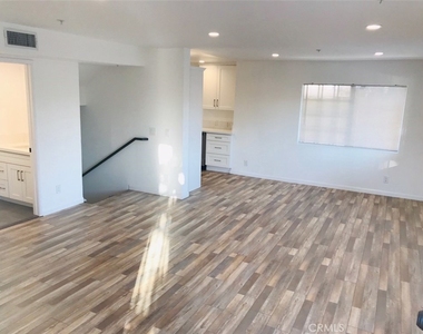 14253 Gilmore Street - Photo Thumbnail 1