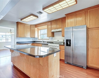 530 Andover - Photo Thumbnail 11