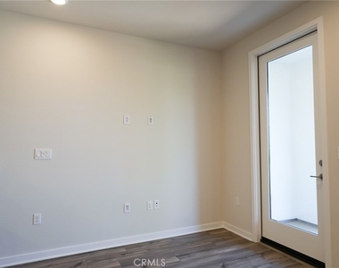 9561 Hannah Way - Photo Thumbnail 6
