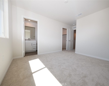 9561 Hannah Way - Photo Thumbnail 20