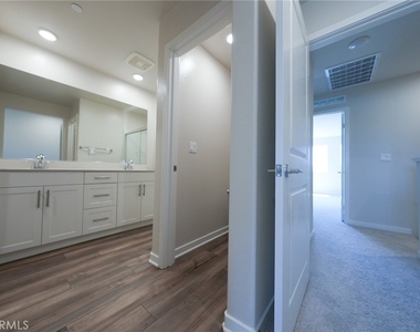 9561 Hannah Way - Photo Thumbnail 10