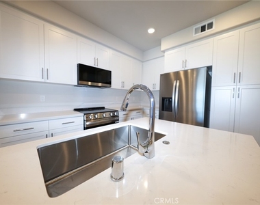 9561 Hannah Way - Photo Thumbnail 2
