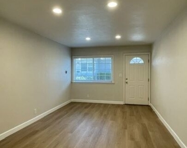4110 Ocean View Boulevard - Photo Thumbnail 3