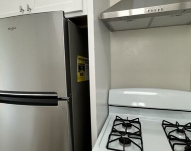 517 S Kenmore Avenue - Photo Thumbnail 8