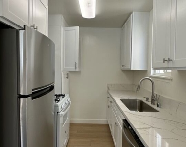 517 S Kenmore Avenue - Photo Thumbnail 5