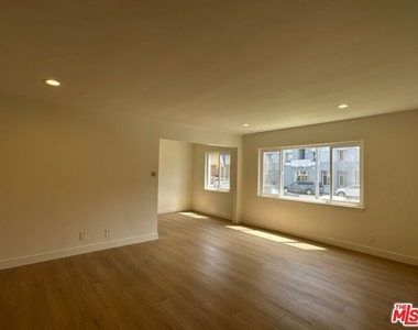 517 S Kenmore Avenue - Photo Thumbnail 3