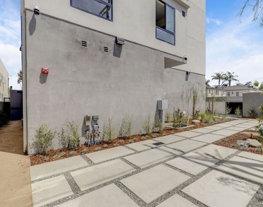 1825 N New Hampshire Avenue - Photo Thumbnail 8