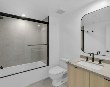 1825 N New Hampshire Avenue - Photo Thumbnail 6