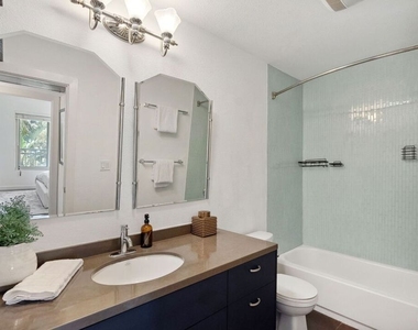 141 S Clark Drive - Photo Thumbnail 12