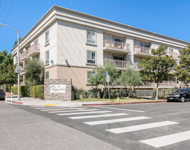 141 S Clark Drive - Photo Thumbnail 18