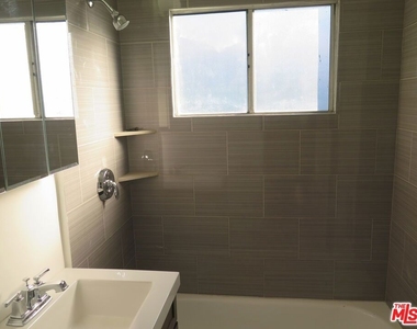 833 N Kingsley Drive - Photo Thumbnail 18