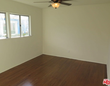 833 N Kingsley Drive - Photo Thumbnail 19