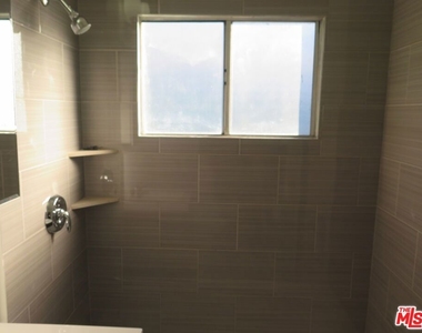 833 N Kingsley Drive - Photo Thumbnail 17