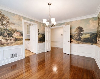 214 S Spalding Drive - Photo Thumbnail 2