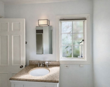 214 S Spalding Drive - Photo Thumbnail 13