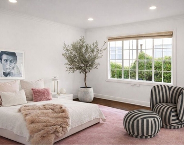 214 S Spalding Drive - Photo Thumbnail 7