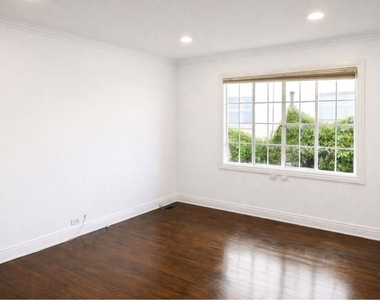 214 S Spalding Drive - Photo Thumbnail 8