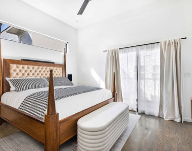 1205 N Genesee Avenue - Photo Thumbnail 13