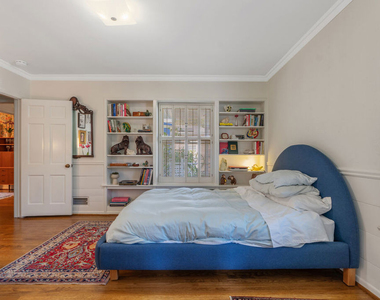11806 Bellagio Road - Photo Thumbnail 21
