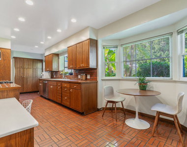 11806 Bellagio Road - Photo Thumbnail 11
