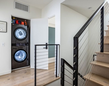 7584 W Skye Way - Photo Thumbnail 10