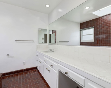 11375 Montana Avenue - Photo Thumbnail 18