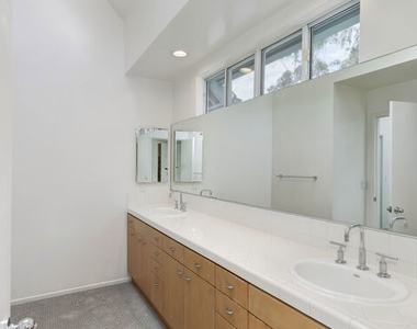11375 Montana Avenue - Photo Thumbnail 24