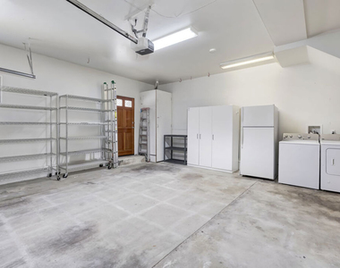 11375 Montana Avenue - Photo Thumbnail 26