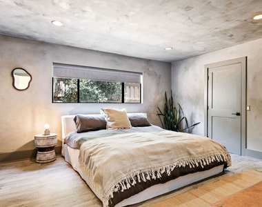 29328 Heathercliff Road - Photo Thumbnail 23