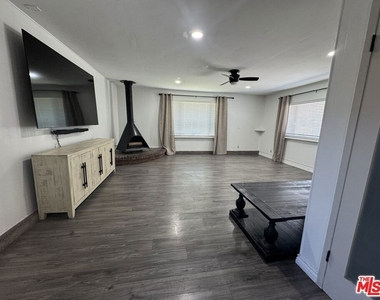 9725 Kimberly Avenue - Photo Thumbnail 7