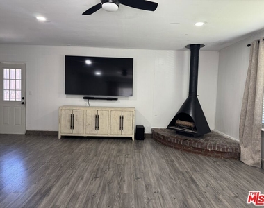 9725 Kimberly Avenue - Photo Thumbnail 1