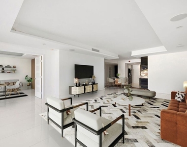 1100 Alta Loma Road - Photo Thumbnail 2