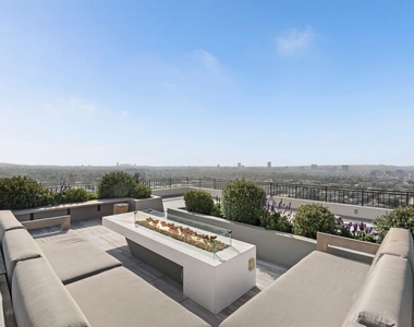 1100 Alta Loma Road - Photo Thumbnail 17