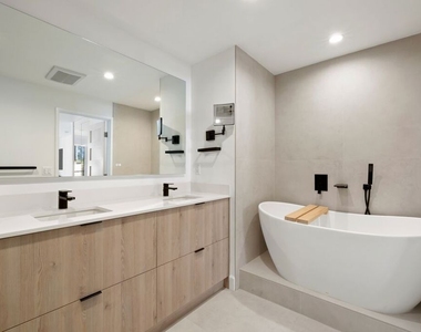 1100 Alta Loma Road - Photo Thumbnail 9