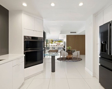 1100 Alta Loma Road - Photo Thumbnail 6