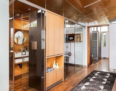 724 1/2 Superba Avenue - Photo Thumbnail 11