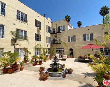 1345 N Hayworth Avenue - Photo Thumbnail 3